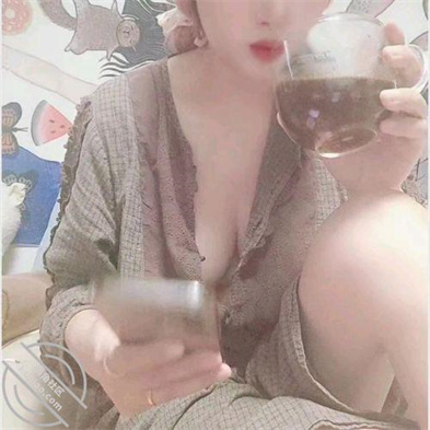 【最新封神极品乱伦】乱伦大神原创新作->醉奸长腿黑丝巨乳表妹 中途醒来反抗 从床上操到落地窗前 高清720P原档 - 截图14