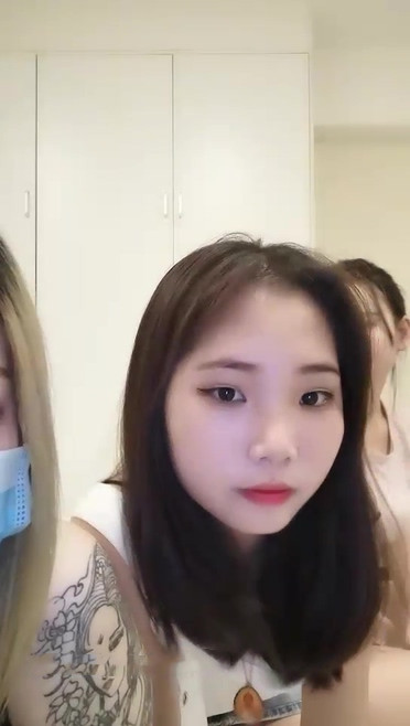 14465 【残星璀璨】年轻男女帅气小哥3P啪啪JQ大战,00后嫩妹后入骑乘猛操一个搞完再换另一个 - 截图1