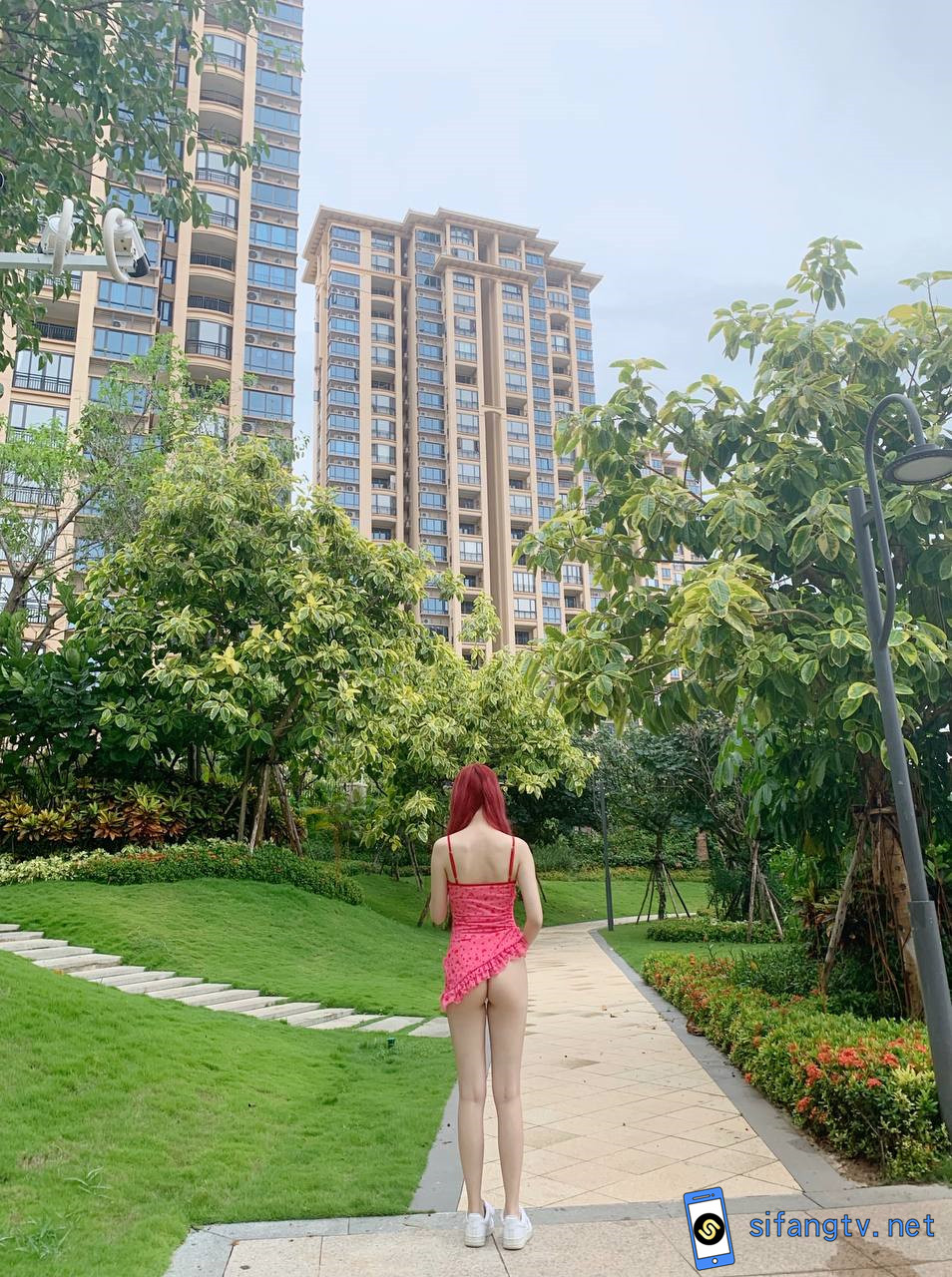 重磅推荐极限公众场所露出极品白虎女神『露娜娜』户外人前各场所露出 勾引陌生人全裸啪啪 高清私拍 - 截图12
